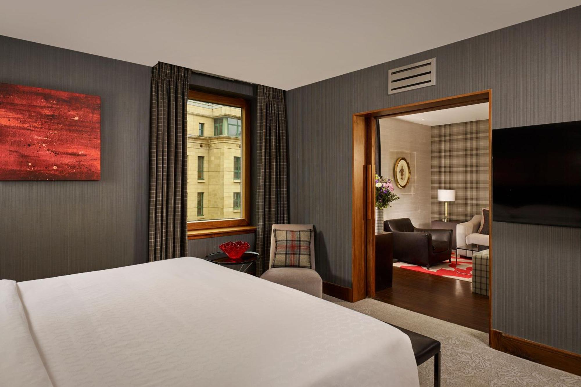Sheraton Suite, Spa & Lounge access, 1 King,1516375348:JPEG